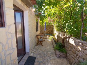 23297689-Ferienwohnung-3-Veli Lošinj-300x225-5