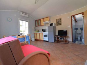 23773587-Ferienwohnung-3-Veli Lošinj-300x225-5