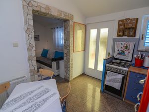 21666487-Ferienwohnung-3-Veli Lošinj-300x225-5