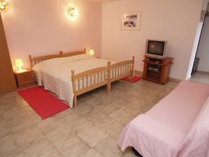 23458537-Ferienwohnung-3-Veli Lošinj-300x225-3