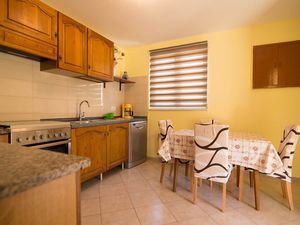 23462779-Ferienwohnung-4-Veli Lošinj-300x225-4