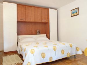 23930015-Ferienwohnung-2-Veli Lošinj-300x225-4