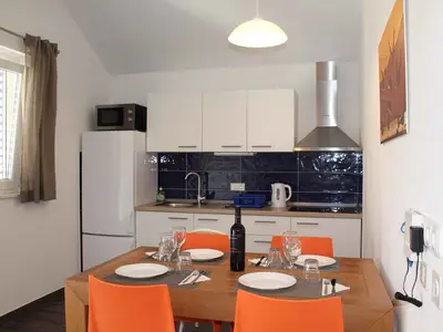 Ferienwohnung für 4 Personen (64 m²) in Veli Rat 8/10