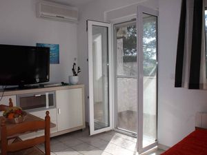 23773889-Ferienwohnung-2-Veli Rat-300x225-4