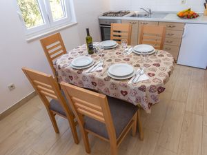 23931253-Ferienwohnung-5-Veli Rat-300x225-4