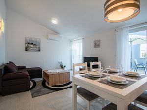 23932918-Ferienwohnung-6-Veli Rat-300x225-1