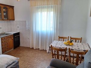 23926012-Ferienwohnung-4-Veli Rat-300x225-1