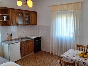 23926012-Ferienwohnung-4-Veli Rat-300x225-5