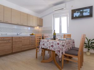 23931255-Ferienwohnung-4-Veli Rat-300x225-4