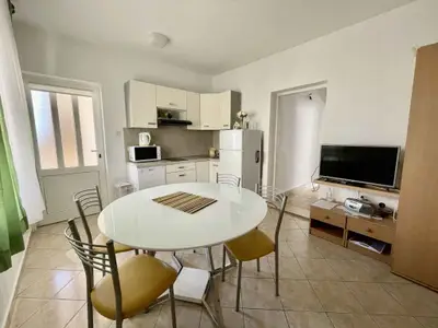 Ferienwohnung für 4 Personen (45 m²) in Veli Rat 9/10