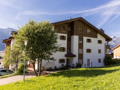 Ferienwohnung Davos Caplan Ledermann - Hausansicht Sommer