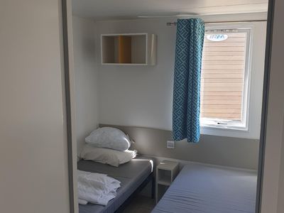 Schlafzimmer mit 2 80cm breiten Betten