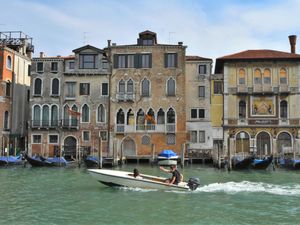 23836776-Ferienwohnung-5-Venedig-300x225-5