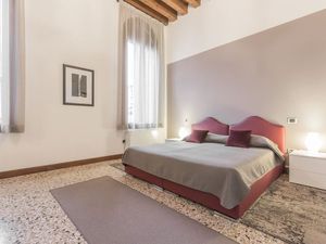 22133889-Ferienwohnung-8-Venedig-300x225-5