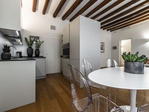 22348445-Ferienwohnung-4-Venedig-300x225-3