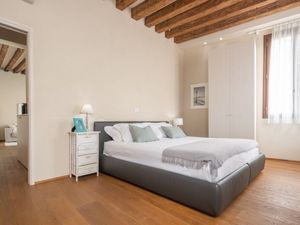 22409511-Ferienwohnung-6-Venedig-300x225-4