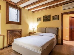 22678645-Ferienwohnung-6-Venedig-300x225-4