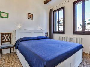 23588698-Ferienwohnung-3-Venedig-300x225-1