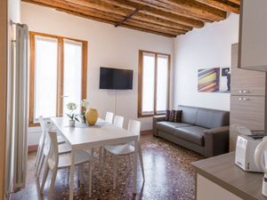 23878118-Ferienwohnung-5-Venedig-300x225-0