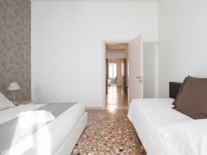 23878123-Ferienwohnung-10-Venedig-300x225-3