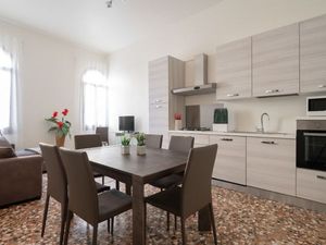 23878123-Ferienwohnung-10-Venedig-300x225-5