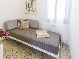 23878125-Ferienwohnung-5-Venedig-300x225-5