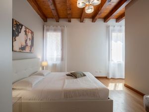 23878130-Ferienwohnung-4-Venedig-300x225-2