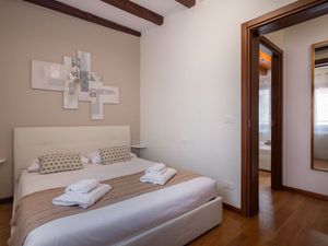 23878130-Ferienwohnung-4-Venedig-300x225-3