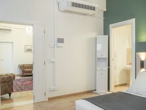 23878128-Ferienwohnung-2-Venedig-300x225-5