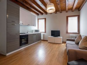 23878136-Ferienwohnung-2-Venedig-300x225-4