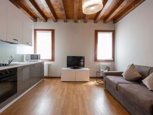 23878136-Ferienwohnung-2-Venedig-300x225-5