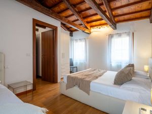 23878140-Ferienwohnung-5-Venedig-300x225-4