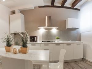 23878145-Ferienwohnung-4-Venedig-300x225-5