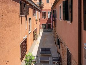 23878136-Ferienwohnung-2-Venedig-300x225-4