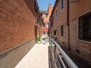 23878140-Ferienwohnung-5-Venedig-300x225-4