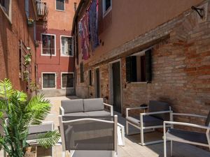 23878140-Ferienwohnung-5-Venedig-300x225-3