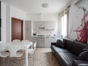 23878151-Ferienwohnung-6-Venedig-300x225-2