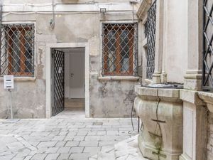 23878167-Ferienwohnung-8-Venedig-300x225-1