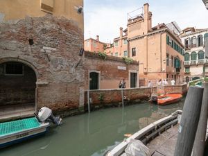 23878160-Ferienwohnung-5-Venedig-300x225-2