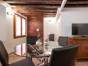 23878165-Ferienwohnung-5-Venedig-300x225-3