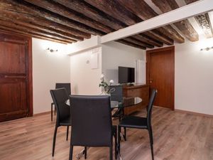 23878165-Ferienwohnung-5-Venedig-300x225-5