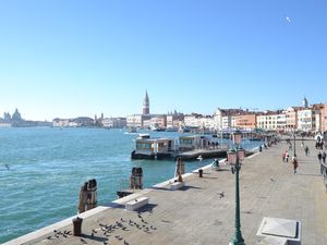 23750517-Ferienwohnung-2-Venedig-300x225-4