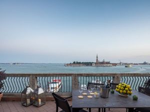 21593745-Ferienwohnung-3-Venedig-300x225-3