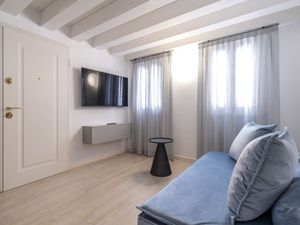 24048574-Ferienwohnung-2-Venedig-300x225-4