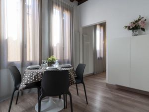 24048579-Ferienwohnung-3-Venedig-300x225-5