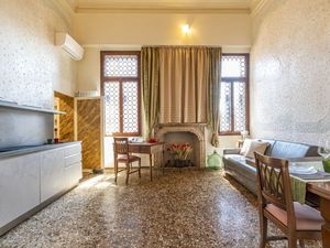 24048583-Ferienwohnung-3-Venedig-300x225-0