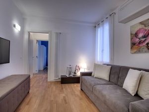 24048580-Ferienwohnung-2-Venedig-300x225-3