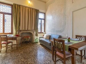 24048583-Ferienwohnung-3-Venedig-300x225-5