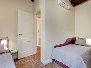 24048586-Ferienwohnung-6-Venedig-300x225-4