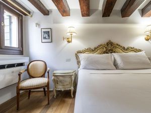 24048588-Ferienwohnung-6-Venedig-300x225-2